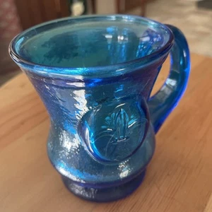 COBALT BLUE GLASS FLEUR DE LIS HANDLED MUG ART DECO GLASS - Picture 1 of 7