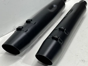GENUINE HARLEY DAVIDSON 17-LATER TOURING FLH MUFFLERS STOCK OEM BLACK - Picture 1 of 12