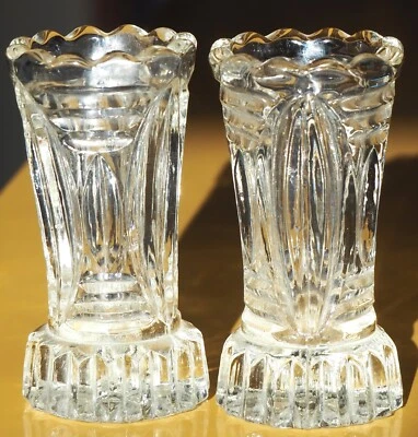 Jarrones vintage Art Deco Depresión de vidrio x 2 *Patrón de vidrio de corte transparente en muy buena condición Foto 1 de 4