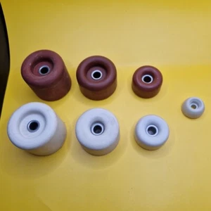 Türpuffer Gummi, Ø20-40mm / h 10-50mm, Braun / Weiß  Dübelmontage Türstopper  - Bild 1 von 4