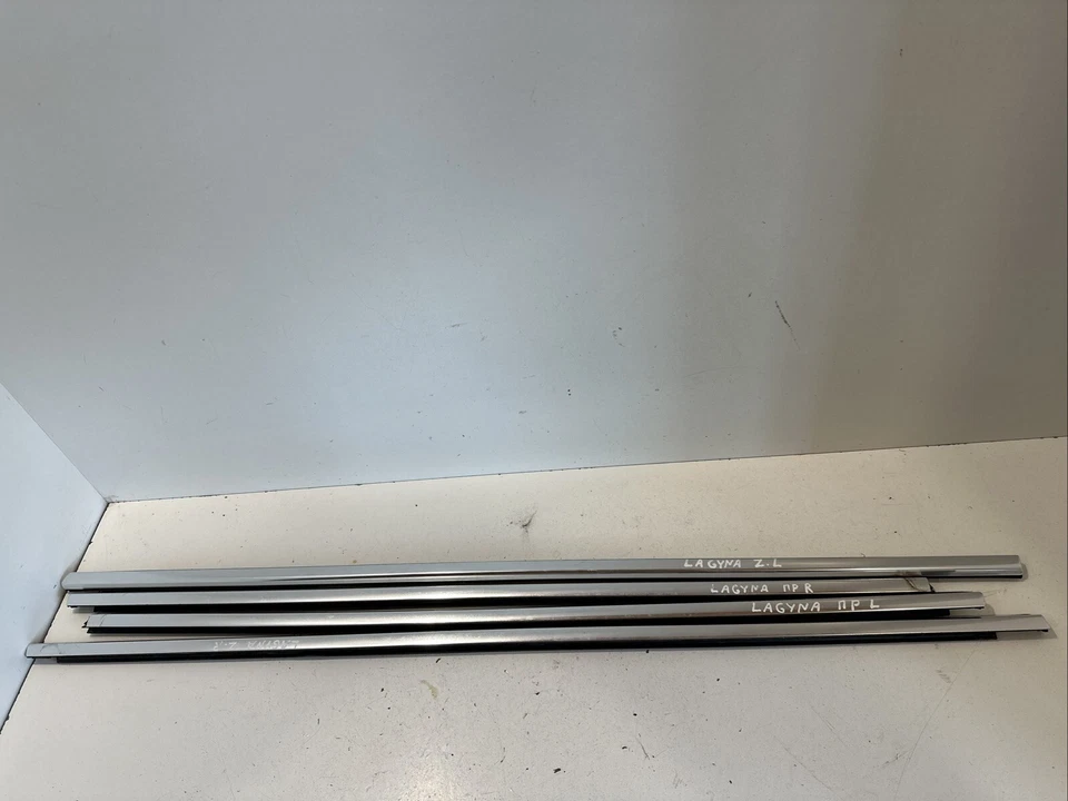 Renault Laguna conjunto de moldura acabamento de vidro cromado genuíno 2010 Hatchback - Imagem 1 de 4