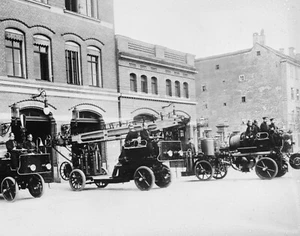 Inizio '900, vecchi motori antincendio, Germania, 1900, foto riproduzione nuova - Foto 1 di 1