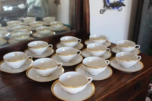 Lot of Eleven Bavaria Eschenbach Celeste Cup Saucers Monogrammed B - Picture 1 of 17