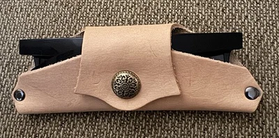 Funda de cuero para gafas de sol, hecha a mano Foto 1 de 4