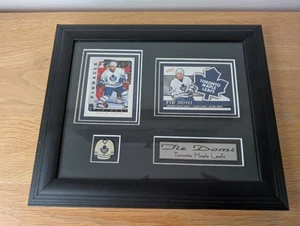 Juego enmarcado cuenta con Tie Domi - Toronto Maple Leafs - Juego de tarjetas, prendedores - Hockey sobre hielo - Imagen 1 de 8