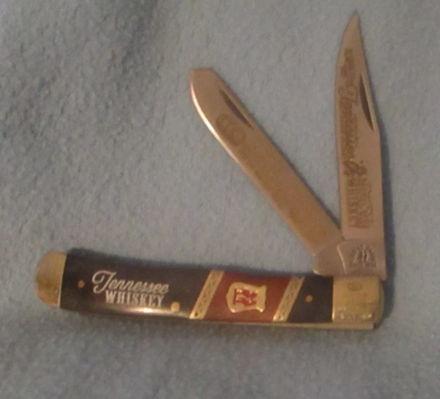 Cuchillo de bolsillo para whisky Tennessee Kissing Crane Pocket Trapper  Foto 1 de 1