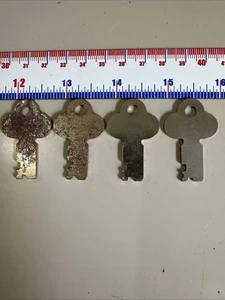 Four Vintage Eagle 8446 Replacement Trunk Etc Keys (ILCO T-40) - Picture 1 of 5