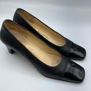 Salvatore Ferragamo schwarz Leder Vintage eckige Zehenpartie Pumps 8 klassische Absätze 90er - Bild 1 von 11