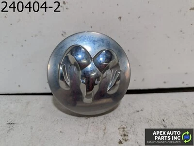 Tapa central de rueda OEM 2008 Dodge Avenger 2,4 L 52013762AA Foto 1 de 4