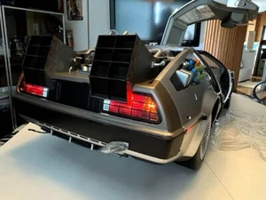 Movie Masterpiece Back to the Future DeLorean Time Machine Hot Toys 1/6 Scale - Picture 1 of 21