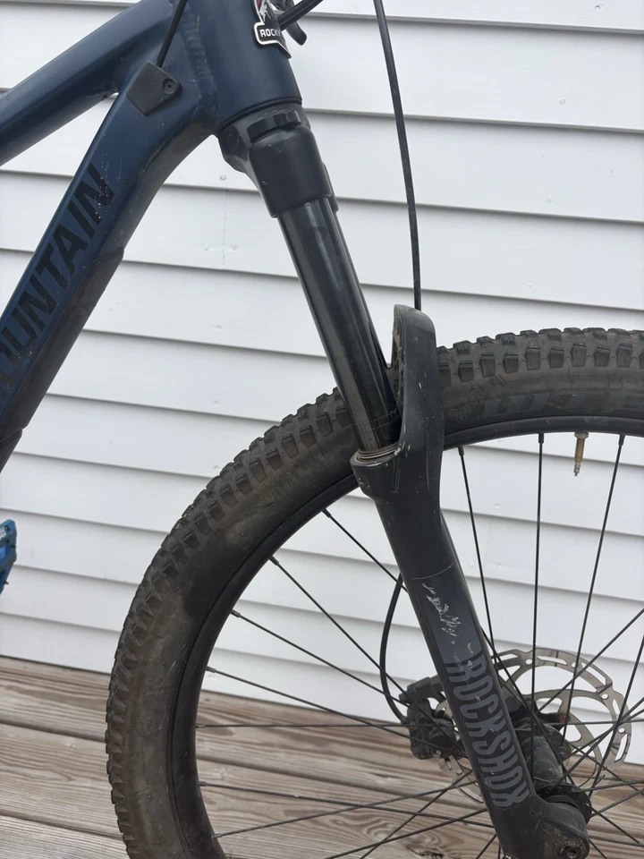 Rocky Mountain Instinct Alloy 10 29” Mens Medium Mountain Bike - Image 1 of 4