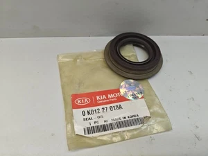 KIA Sportage Retona Rear Differential Oil Seal Genuine 0K01227018A NEW - Picture 1 of 6