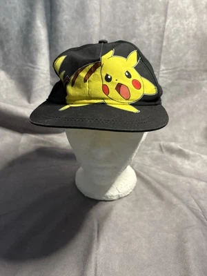 Pokémon Pikachu Gorra Snapback Negra Juvenil OSFM 2015 Nintendo Ajustable Foto 1 de 4