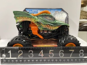 Dragon Monster Truck Die-Cast Metal 1/24 Scale Monster Truck New in Package - Picture 1 of 17