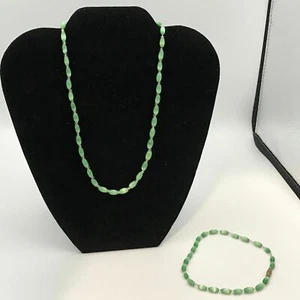 Vintage Lime Green beaded necklace bracelet set - Picture 1 of 8