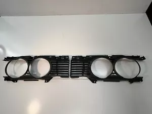 EURO OEM BMW 5 Series E34 Front Grill Headlight Grill Pair Set 1987-1992 USED A - Picture 1 of 7