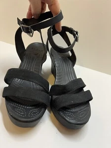 crocs nero leigh zeppa tacco tela cinturino alla caviglia slip on w10 - Foto 1 di 17