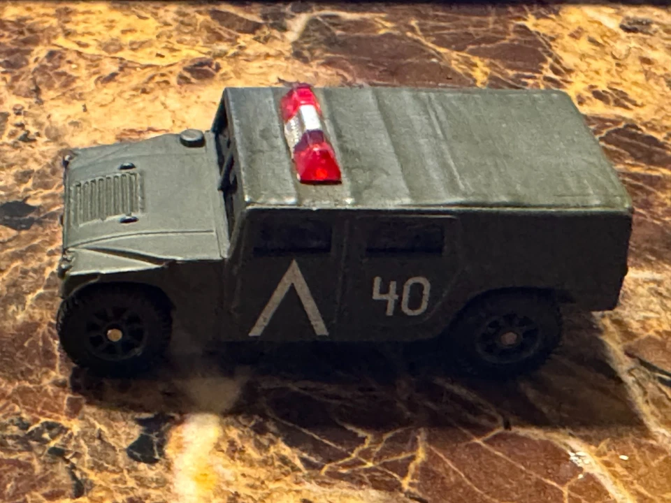 HUMMER HUMVEE MAISTO COMMANDO HUM-V Foto 1 de 1