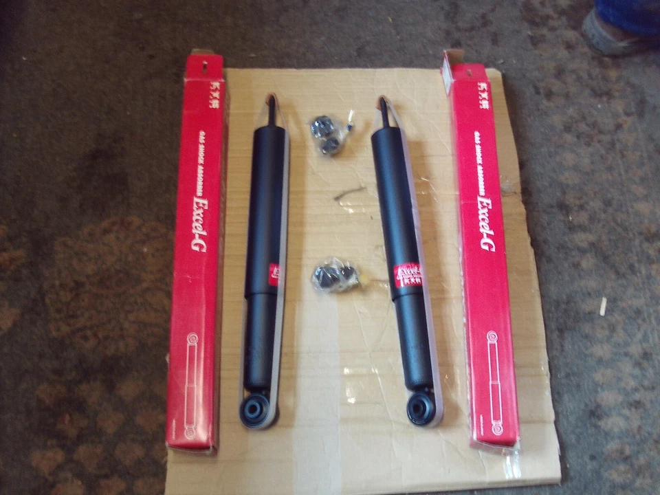 REAR GAS SHOCK ABSORBERS FOR DAIHATSU FOURTRAK 05/1993-12/1998 KYB 343238 - Image 1 of 1