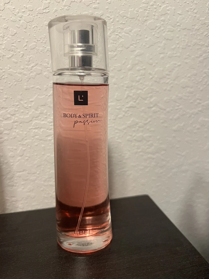 L'Bel Body & Spirit Passion Feminino Eau de Cologne, Sweet Oriental Aroma 3,4 fl oz - Imagem 1 de 2
