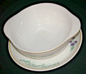 Wedgwood Bone China Bermudiana Harmony Hall Belmont barco con salsa con placa base - Imagen 1 de 6