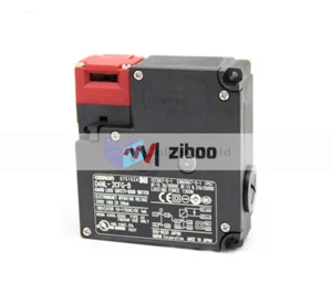 D4NL-2CFG-B Guard Lock Safety Door Switch,New.⊕IK - Picture 1 of 4