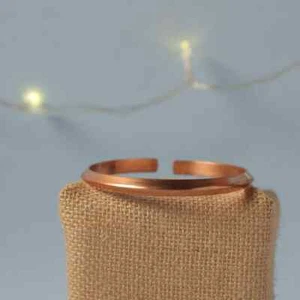 Isha Life Bracciale Slim in Rame Design Tradizionale Kada per Unisex - Foto 1 di 4