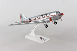 MODELO SKYMARKS (SKR539) AMERICAN DC-3 (REG# NC18141) ESCALA 1:80 CON ENGRANAJE Y SOPORTE - Imagen 1 de 11