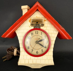 Vintage Retro United Wall Clock Bird Cuckoo House Model 105 Good For Parts - Picture 1 of 13