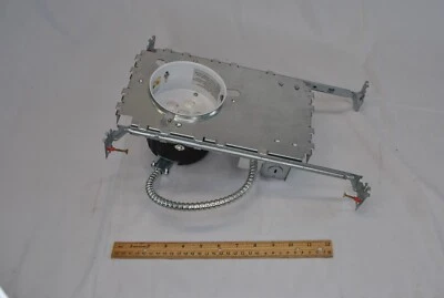 WAC Lighting 4" recessed LED Light fixture Model hr-led418