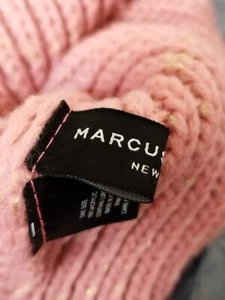 Marcus Adler Womens Chunky Knit Pom Beanie Hat Pink One Size New  - Picture 1 of 4