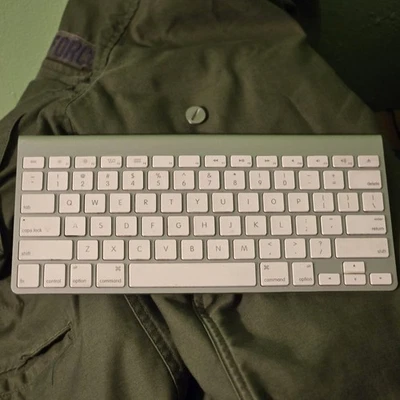 Apple Magic Keyboard Model A1314 Bluetooth Wireless Slim Compact 11”x5” - Image 1 of 2