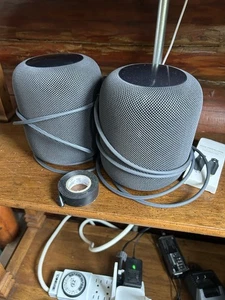 Juego de altavoces inteligentes Apple HomePod con control por voz - Imagen 1 de 7