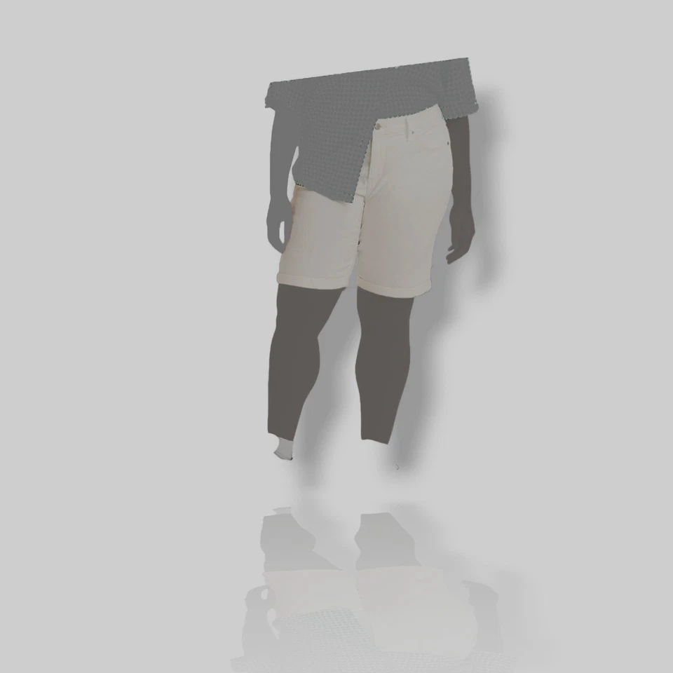 Levi's Women's White Classic Bermuda Trendy Shorts Pants Plus Size 24W