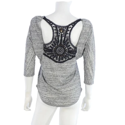 Blusa Bohemia Crochet Espalda UO Brillo Desvanecido Corte Slouchy Gris Talla XS Foto 1 de 4