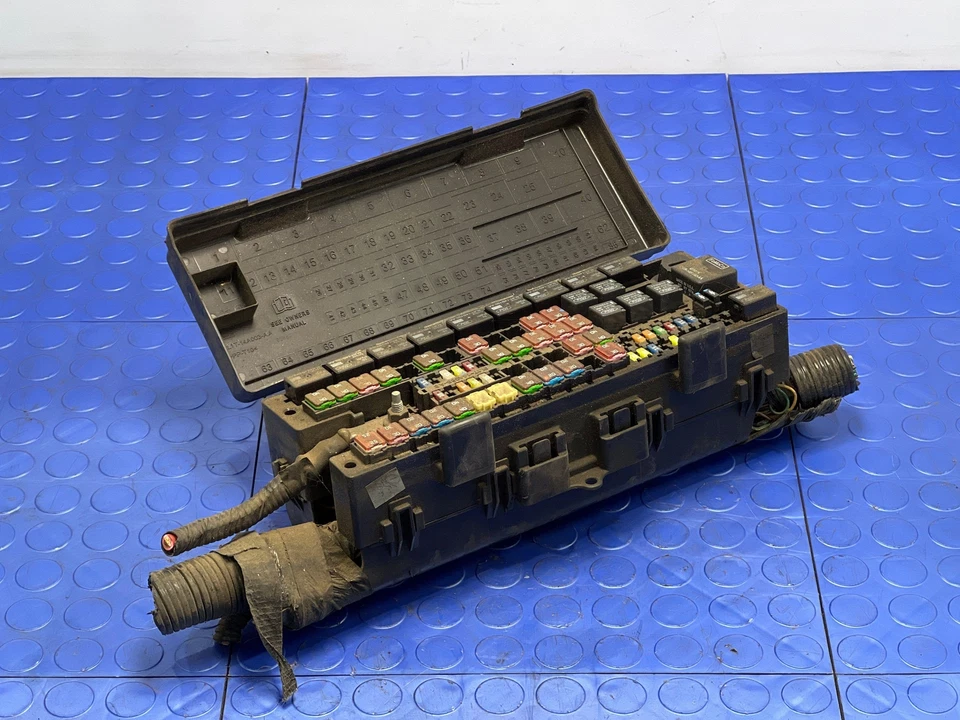 Bloque de conexiones relé caja de fusibles motor Ford Expedition 2009-2014 OEM 9L1Z14A068A Foto 1 de 4