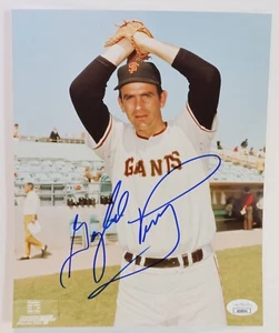 Gaylord Perry Autographed 8x10 Photograph (JSA COA) - Picture 1 of 3