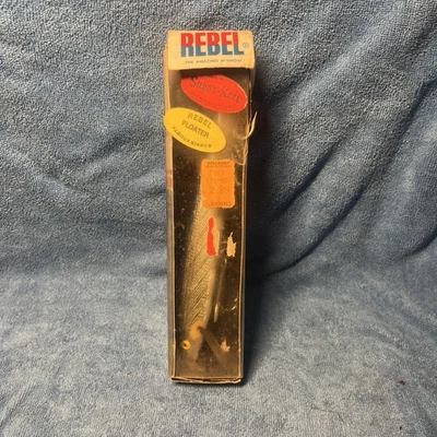 Isca flutuante REBEL F-400SW 7” prata/azul minnow na caixa original nunca usada - Imagem 1 de 4