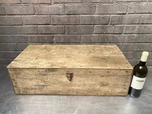 Old Pine Chest, Vintage Wooden Storage Trunk, Blanket Box, Coffee Table. - Picture 1 of 5