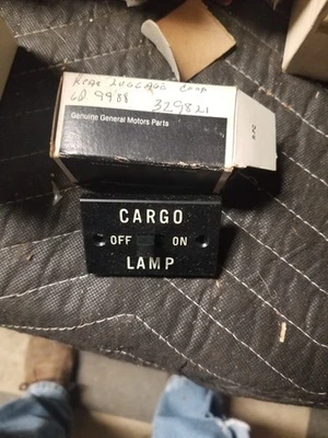 NOS 1973 1974 Chevrolet GMC C/K C10 K10 Truck Accessory Cargo Lamp Switch 329821 - Image 1 of 2