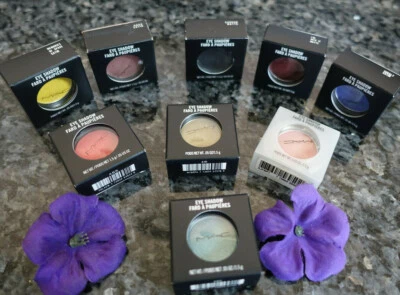 Mac eyeshadow single new in box full size select yours - Image 1 of 4