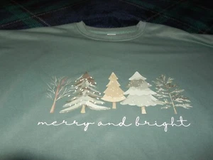 NEU Damen 3XL Winter Bäume SWEATSHIRT XXXL grün Merry & Bright Snow - Bild 1 von 3