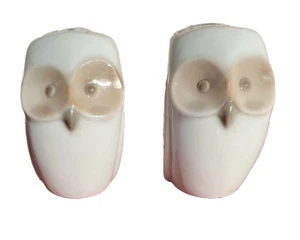 De colección MCM Takahashi Servilleteros Anillos Dos Porcelana Blanca Búho Sabio Ojos Bronceados Par 2 Pulgadas - Imagen 1 de 7