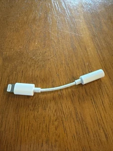 Apple Adaptateur Lightning vers prise casque 3,5 mm pour iPhone 7 8 PLUS X Xs Max OEM - Photo 1 sur 1