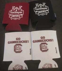 2022 TAXSLAYER GATOR BOWL SOUTH CAROLINA GAMECOCKS FOOTBALL KOOZIE LOTTO DI 4 - Foto 1 di 7