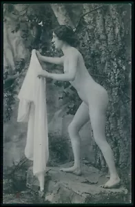 bb Fotograbado francés completamente desnudo mujer presentado original antigua década de 1910 postal - Imagen 1 de 2