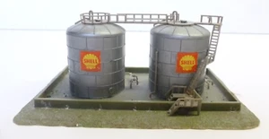N gauge (grey railings) diesel engine oil gas chemical terminal tanks Faller - Picture 1 of 10