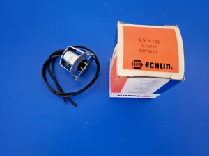 Nuevo de Lote Antiguo/De Colección NAPA/Echlin # LS-6239 Enchufe de Luz Conector de Tres Cables Nova Impala - Imagen 1 de 2