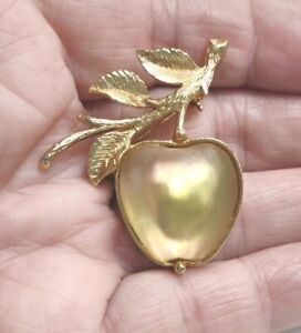 Vintage Gold Tone Sarah Coventry Glass Apple Delicious Brooch Pin Jewelry M29