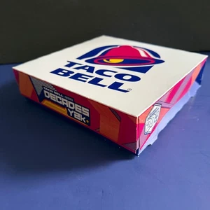 Taco Bell Box 2025 Decades Y2K Take Out Retro Bell Logo Fast Food Sammler - Bild 1 von 9